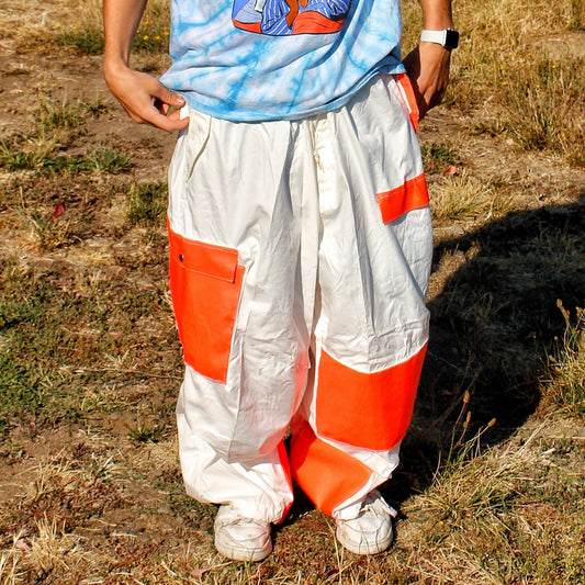 CONSTRUCTION FLAG PARACHUTE PANTS